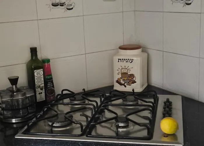 Hofesh Yehonatan Hadas Garden Apt